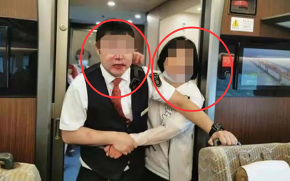 Vừa lên tàu đã gây lộn, người phụ nữ đánh từ hành khách đến trưởng tàu rồi tự lột đồ, nằm chặn giữa lối đi