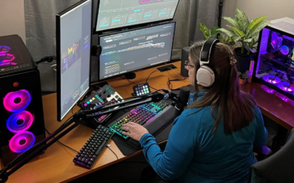 56 tuổi vẫn quẩy game FPS nhiệt, bà bác streamer cứ mỗi lần lên sóng lại hút tới gần trăm ngàn người theo dõi