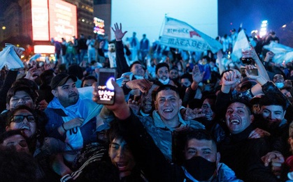 Biển người Argentina đổ ra đường mừng chiến tích lịch sử của Messi và đồng đội