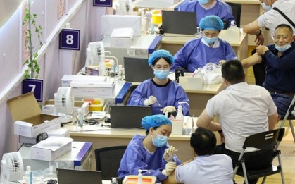 Tranh cãi về mũi vaccine Covid-19 thứ ba khi các biến thể mới ngày càng lây lan rộng