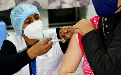 Công thức vaccine "ấm" có khả năng ứng phó với mọi biến thể
