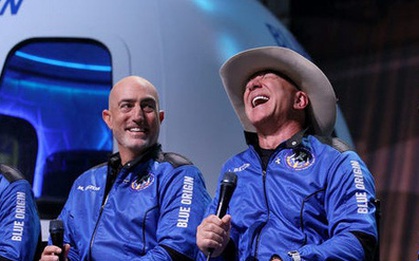 Jeff Bezos cảm ơn công nhân của Amazon vì “đã trả tiền” cho chuyến bay vào vũ trụ của mình