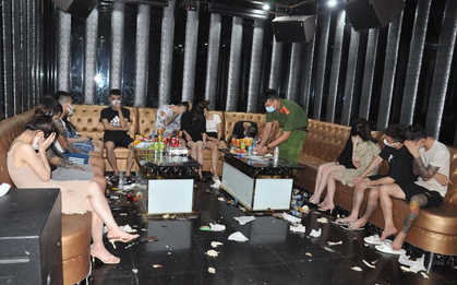 Khởi tố vụ án 48 nam, nữ "bay lắc" ma túy trong quán karaoke