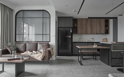 Vợ chồng trẻ mua căn hộ 76m2, chọn màu bê tông sắc lạnh nhìn "chất" như phim