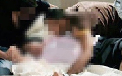 Cô gái bị 2 gã đàn ông cưỡng hiếp trước cửa nhà, thẩm phán nhận định "mọi chuyện chỉ diễn ra 11 phút" khiến dư luận "dậy sóng"