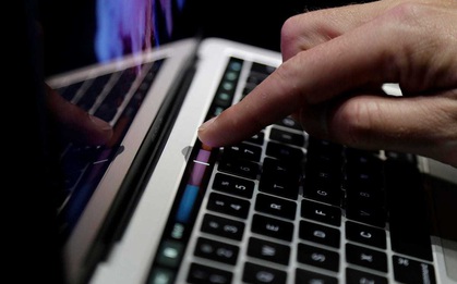 Lộ diện mô hình MacBook Pro với khay chứa bút cảm ứng