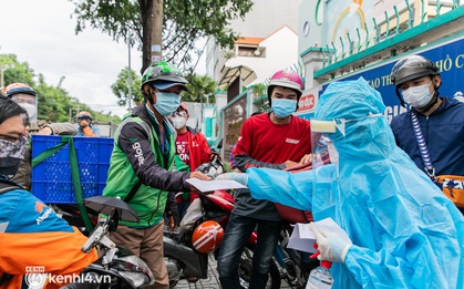 Vì sao người dân TP.HCM mong đội ngũ shipper hoạt động trở lại?