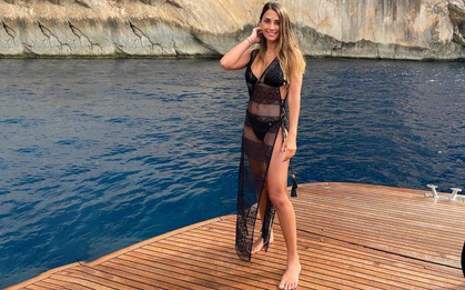 Bà xã nhà Messi ngày càng trở nên nóng bỏng thế này, bảo sao đến bạn gái Ronaldo cũng phải "thả tim" lia lịa