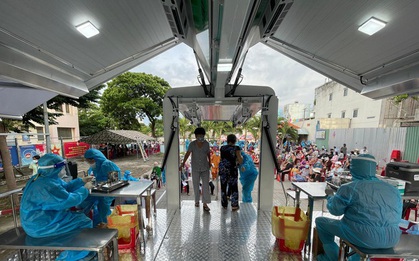 TP.HCM: Ba quận, huyện chưa đạt mục tiêu chích ngừa COVID-19
