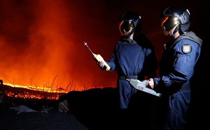 Sau 9 ngày phun trào, dung nham núi lửa tại La Palma bắt đầu tràn ra biển