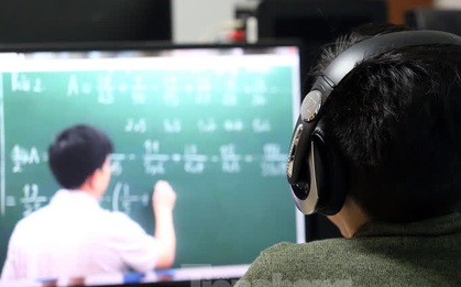 Kiến nghị phổ thông học qua truyền hình, đại học học trực tuyến