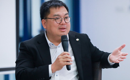 Ông Hoàng Nam Tiến: Trước khi định bỏ học như Bill Gates thì phải xem lại bố mẹ mình có giàu như bố mẹ Bill Gates, hay mình có thông minh bằng họ không?