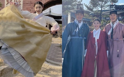 Kim Yoo Jung cưng xỉu ở hậu trường phim: Nhỏ xíu giữa hai nam thần đã thế còn "nghịch như quỷ" nữa