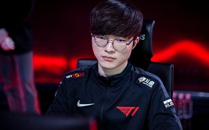 Faker cười đau khổ vì bị đàn em cướp Pentakill trong trận ra quân LCK mùa Xuân 2022