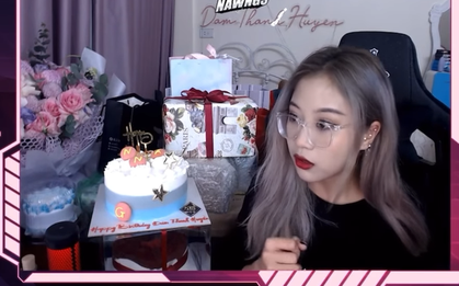 Đón tuổi mới “bùng nổ” theo đúng nghĩa đen, nữ streamer gặp sự cố chập cháy điện ngay trước khoảnh khắc thổi nến