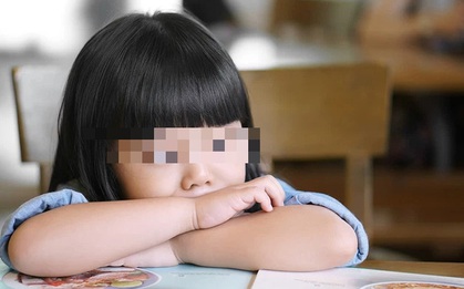 Con gái liên tục nói bị ngã ở trường, bố tới trường kiểm tra rồi lập tức báo cảnh sát