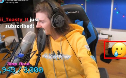 Để lọt dị vật giống "đồ chơi người lớn" trên sóng, streamer ngượng "chín mặt", nhanh chóng phi tang