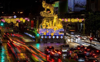 Châu Á trang hoàng rực rỡ, người dân nô nức mua sắm chuẩn bị đón năm Dần