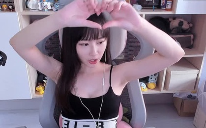 “Núp bóng” những livestream có nội dung độc nhất vô nhị, các nữ streamer ẩn mình khoe thân “câu view"