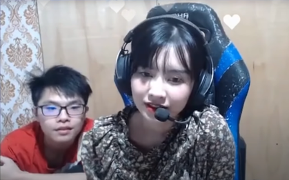 Lai Bâng lần đầu để người yêu trực tiếp lên sóng livestream khiến người xem điêu đứng