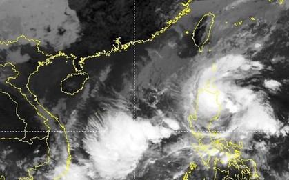 Biển Đông xuất hiện vùng áp thấp, miền Trung đón mưa đặc biệt to