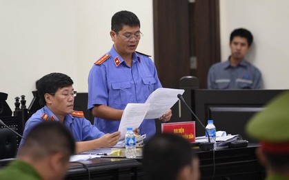 Vụ bé gái bị đóng đinh vào đầu: Viện kiểm sát đề nghị trả hồ sơ để điều tra bổ sung người mẹ