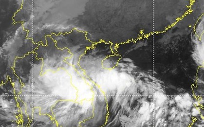 Áp thấp nhiệt đới đổ bộ đất liền Quảng Nam - Quảng Ngãi, mưa lớn kéo dài