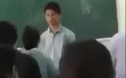 Xôn xao clip nữ sinh xưng "mày-tao" với giáo viên: Nhà trường lên tiếng