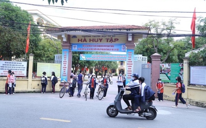 Thu học phí ở Nghệ An: Một lớp học, hai mức thu