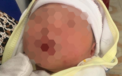 Bé sơ sinh còn nguyên dây rốn bị bỏ rơi trước nhà dân ở Phú Yên