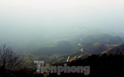 Nhiệt độ ở đỉnh Mẫu Sơn giảm xuống gần 9 độ C