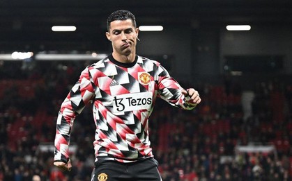 Bật Ten Hag, Ronaldo bị MU công khai trừng phạt