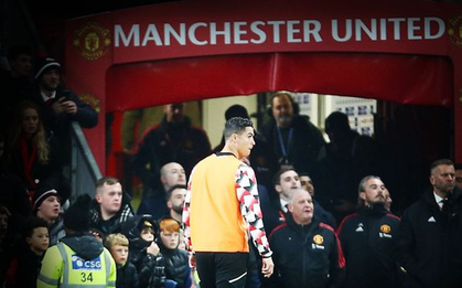 Sau 16 năm, Ronaldo trở thành phiên bản mới của người từng cho anh ăn đòn