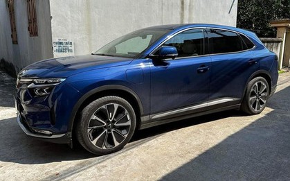 Chiếc VinFast VF8 hàng "lướt" đầu tiên tại Việt Nam được rao bán