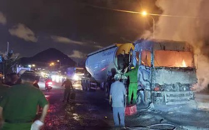 Xe bồn bùng cháy trên Quốc lộ 1, bị xe khách tông tiếp vào đuôi khi đang dập lửa