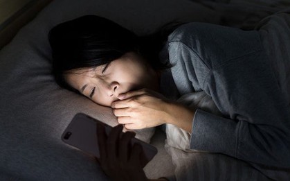 Đau đầu, mất ngủ rất thường gặp sau khi thức khuya, nhưng đây mới thực sự là 4 loại di chứng của việc thức khuya mà bạn không nên bỏ qua