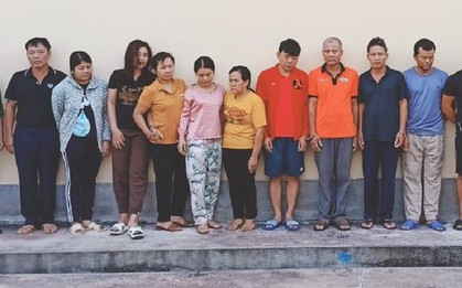 Nhiều “quý bà” trong đường dây đánh bạc hơn 100 tỉ đồng