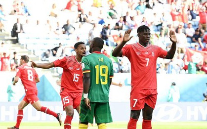 Vì sao tiền đạo Thụy Sĩ không ăn mừng sau khi sút tung lưới Cameroon?