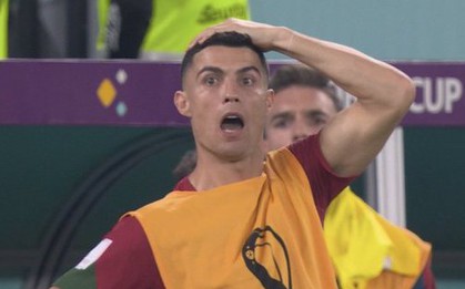 Ronaldo hốt hoảng vì thủ môn Bồ Đào Nha suýt bị "ăn cắp trứng gà" ở phút bù giờ cuối