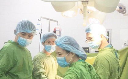 Cứu tài xế xe ôm công nghệ bị cướp đâm 6 nhát xuyên tim, thấu phổi