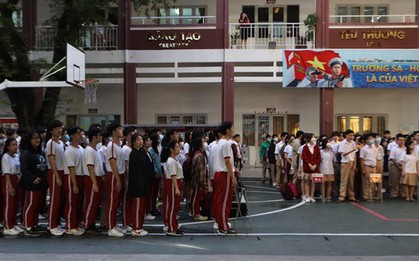 Sau vụ ngộ độc thực phẩm, hàng trăm học sinh Trường Ischool Nha Trang đi học lại