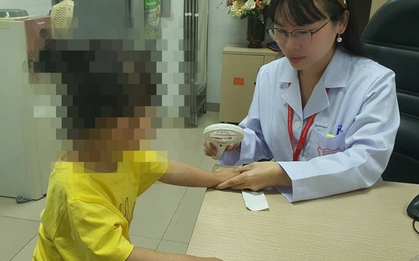 Bé 18 tháng tuổi mắc bệnh giang mai, bác sĩ chỉ ra con đường lây nhiễm của trẻ
