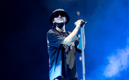 MONO tập luyện cho Lazada SuperShow 11.11 cứ ngỡ mở concert riêng: Hàng nghìn khán giả chen kín mặt sân cùng "ú oà" với thần tượng