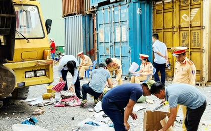 Phát hiện đoàn tàu từ Hà Nội vào Bình Dương chở nhiều đồ chơi kích dục