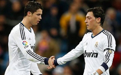 Mesut Ozil bất ngờ "chửi mắng" truyền thông vì Ronaldo