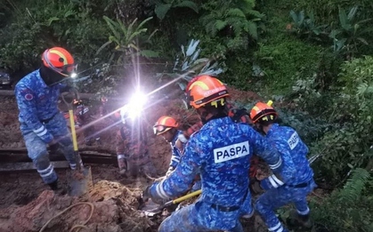 Ít nhất 8 người thiệt mạng, hàng chục người mắc kẹt trong vụ lở đất ở Malaysia