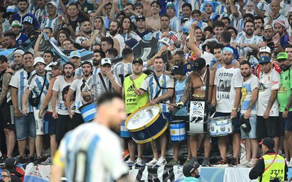 Vì sao người Argentina cuồng bóng đá đến mức ân nhân suốt đời của Messi không muốn họ vô địch?