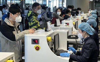 Hàng loạt nước yêu cầu xét nghiệm COVID-19 với người từ Trung Quốc