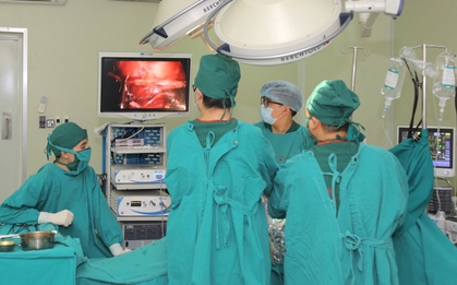 Hai bệnh nhân phổi đông đặc, nhiều ổ cặn xơ hoá nghi di chứng hậu COVID-19