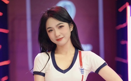 Mỹ nữ Nóng Cùng World Cup mê Chelsea, xem tuyển Anh không sót trận nào